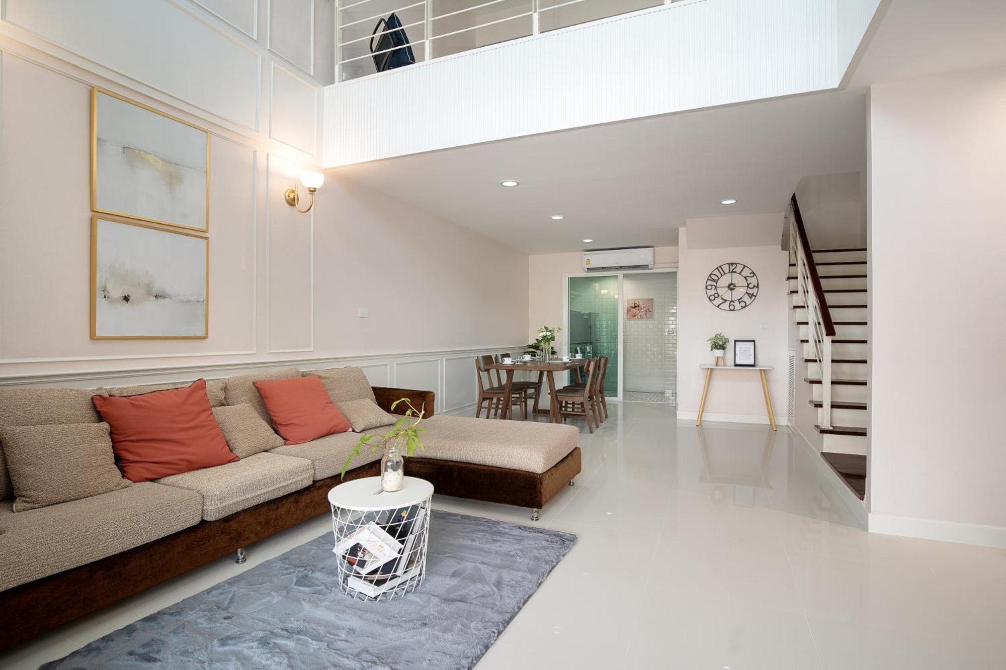 Vila Latkrabangbishome Near Suvarnabhumi Airport ลาดกระบังบิซโฮม Bangkok